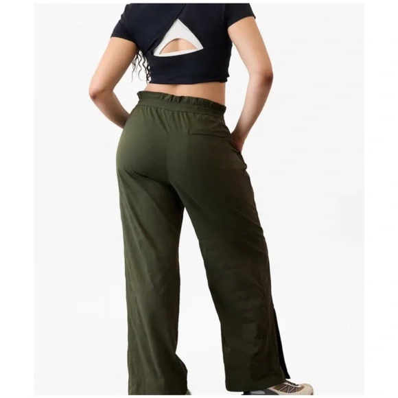 Athleta Trekkie Parachute Pant Dark Green Relaxed size 8 wide leg - Picture 2 of 10